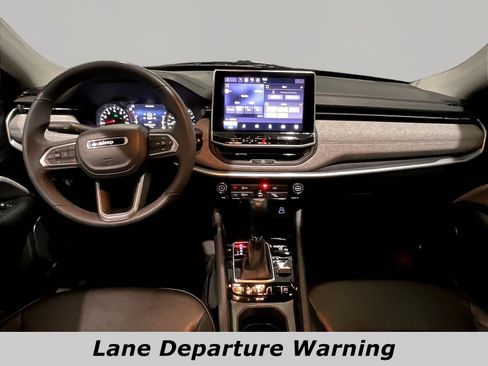 Used 2022 Jeep Compass Latitude AWD/4WD image 7