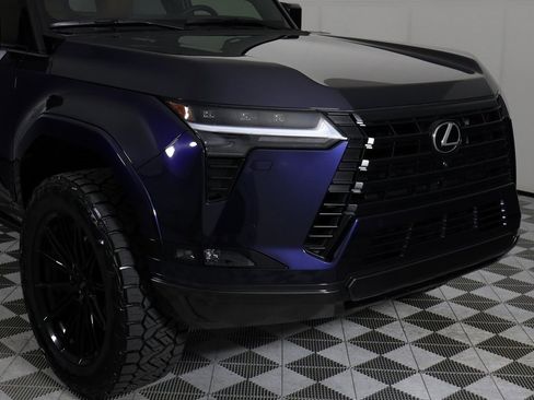 Used 2025 Lexus GX 550 w/ Accessory Package (2T) image 54