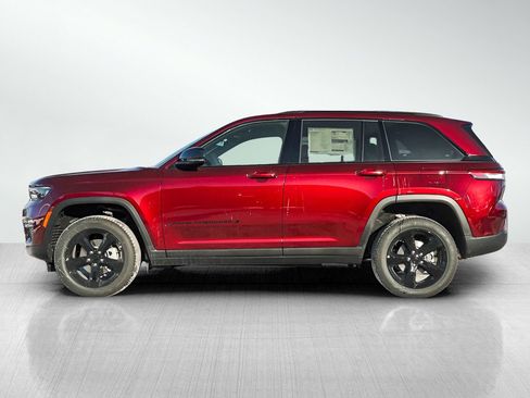 New 2025 Jeep Grand Cherokee Limited w/ Black Appearance Package image 4