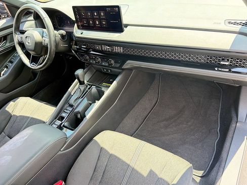 Used 2025 Honda Accord Sport image 17