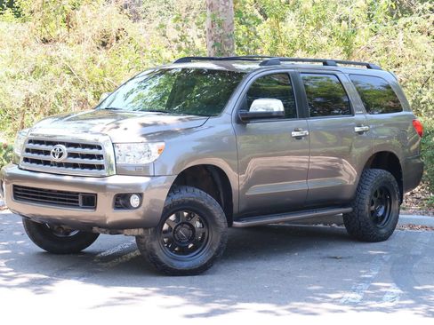 Used 2012 Toyota Sequoia Platinum AWD/4WD image 10
