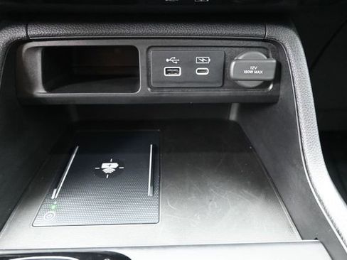 Used 2024 Honda Pilot TrailSport image 3