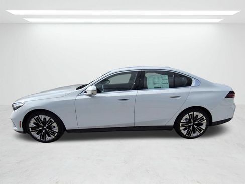New 2027 BMW 530i xDrive w/ Premium Package AWD/4WD image 7