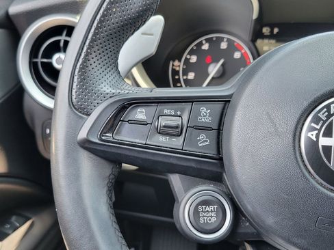 Used 2023 Alfa Romeo Stelvio Veloce AWD/4WD image 5