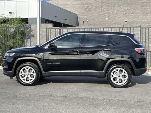 Used 2025 Jeep Compass Sport AWD/4WD image 6