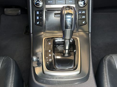 Used 2013 Hyundai Genesis 3.8 RWD image 23