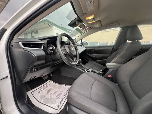 Used 2022 Toyota Corolla LE FWD image 19