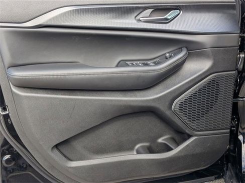 New 2025 Jeep Grand Cherokee Altitude image 15