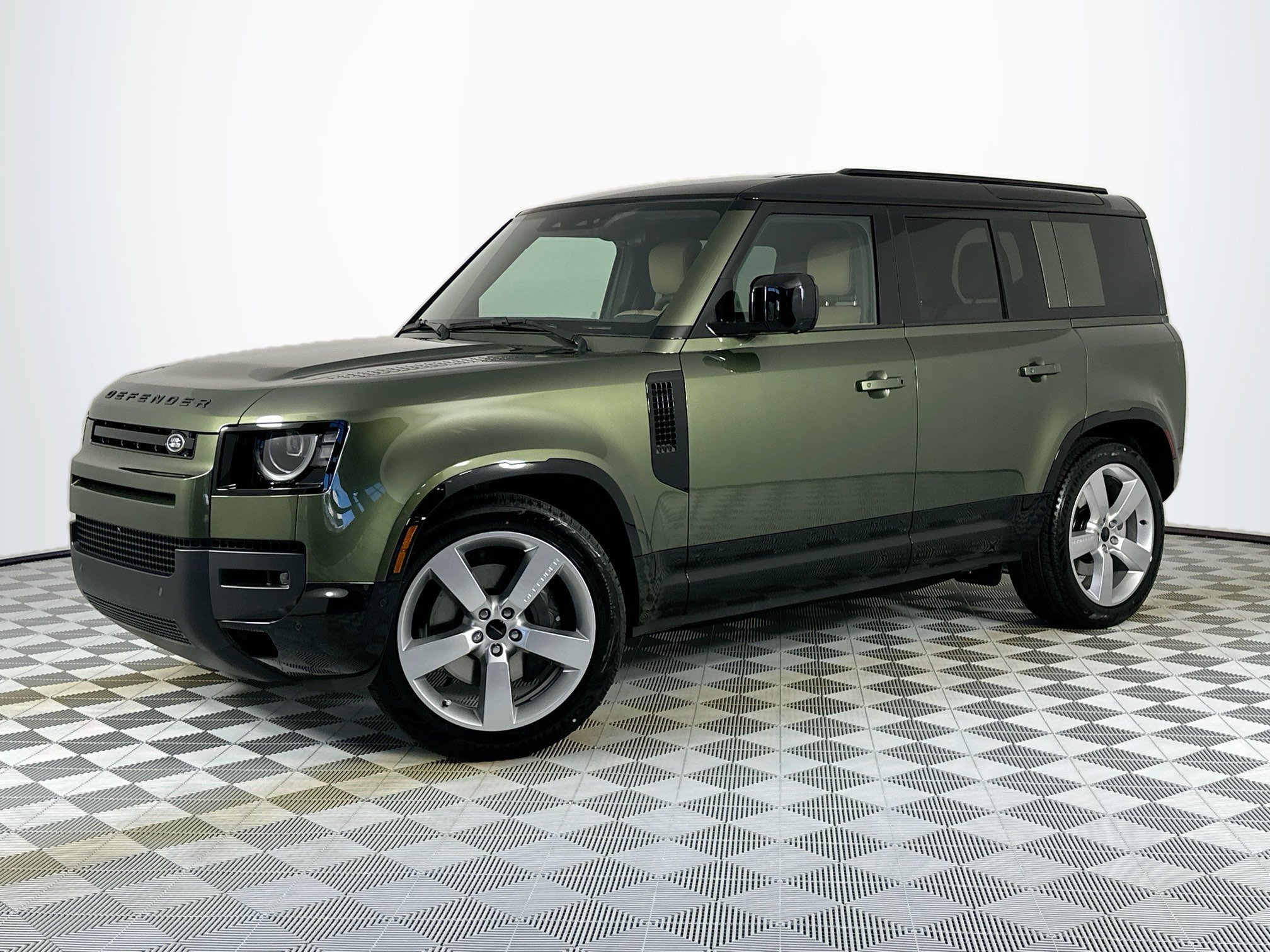 New 2026 Land Rover Defender 110 X-Dynamic SE AWD/4WD image 1