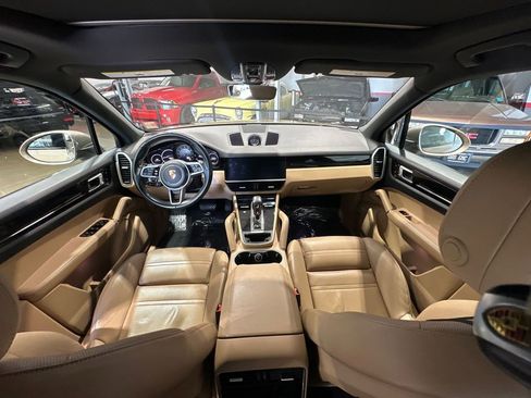 Used 2019 Porsche Cayenne AWD/4WD image 24