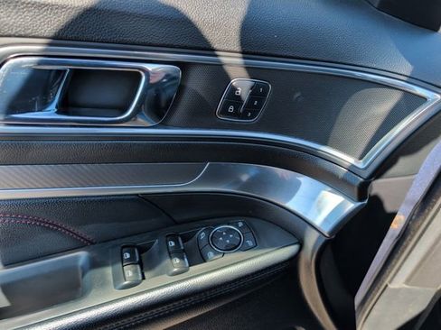 Used 2018 Ford Explorer Sport w/ Equipment Group 401A AWD/4WD image 17