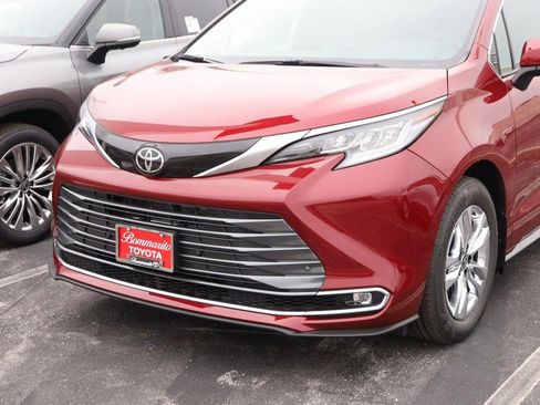 New 2026 Toyota Sienna Limited AWD/4WD image 5