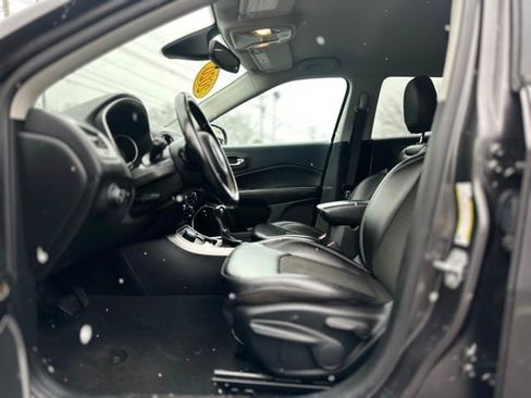 Used 2020 Jeep Compass Latitude image 10