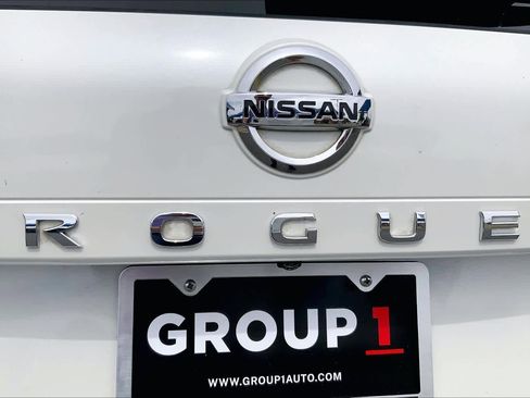 Used 2021 Nissan Rogue SL FWD image 31