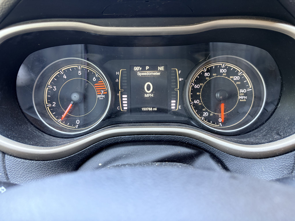 Used 2017 Jeep Cherokee Latitude w/ Safety/Convenience Group AWD/4WD image 10