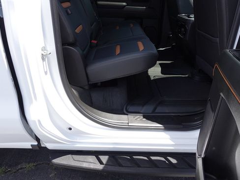 Used 2024 GMC Sierra 1500 AT4 w/ Technology Package AWD/4WD image 36
