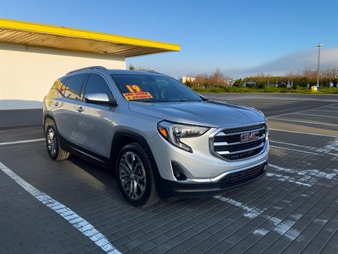 Used 2019 GMC Terrain SLT image 1