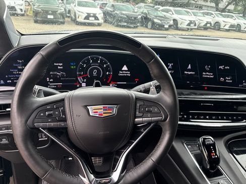 Used 2024 Cadillac Escalade ESV V w/ LPO, ONYX Package AWD/4WD image 16
