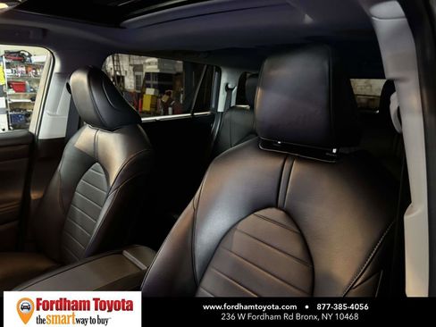 Used 2023 Toyota Highlander XLE AWD/4WD image 18