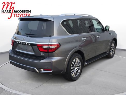 Used 2024 Nissan Armada SL w/ Captain's Chairs Package image 9