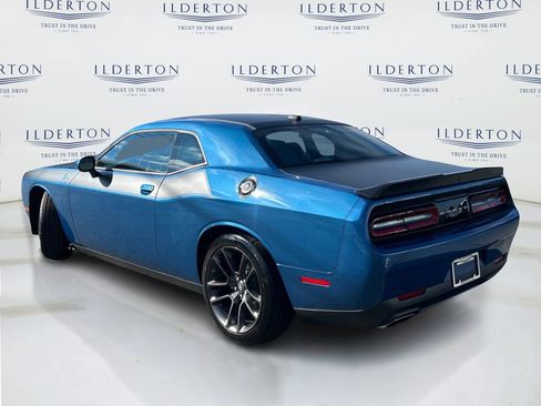 Used 2022 Dodge Challenger R/T w/ T/A Package image 8