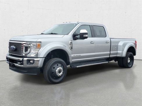 Used 2021 Ford F450 XLT w/ XLT Premium Package image 4