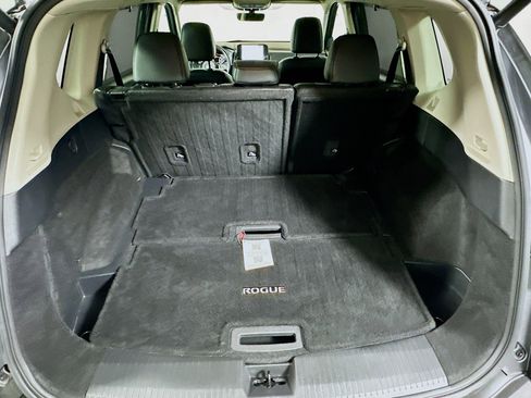 Used 2023 Nissan Rogue SL w/ SL Premium Package image 31