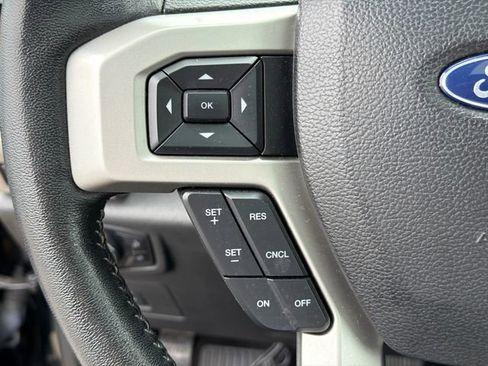 Used 2017 Ford F150 Lariat image 24