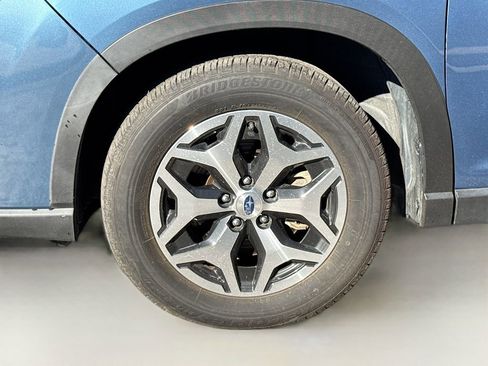 Used 2024 Subaru Forester Premium image 31
