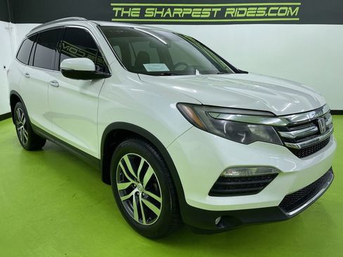 Used 2017 Honda Pilot Elite image 2