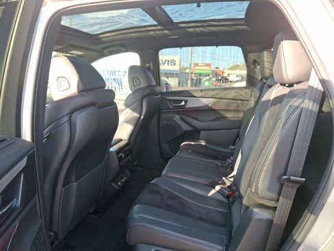 Used 2023 Acura MDX A-Spec image 11