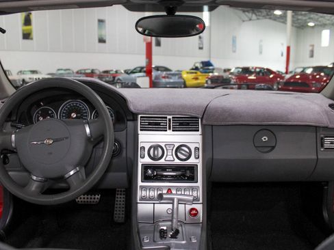 Used 2005 Chrysler Crossfire Limited image 9