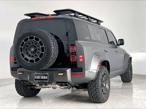 Used 2025 Land Rover Defender 110 AWD/4WD image 2