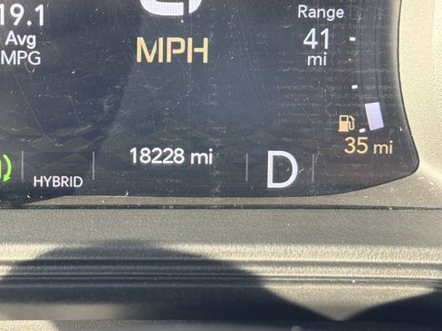 Used 2024 Jeep Wrangler Sahara w/ Technology Group image 9