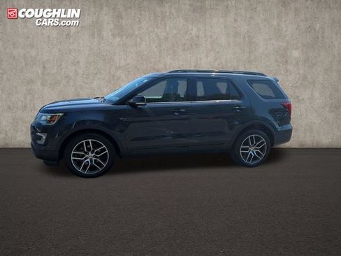 Used 2017 Ford Explorer Sport w/ Equipment Group 401A AWD/4WD image 4