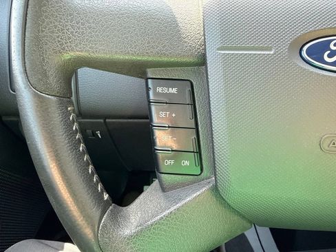 Used 2010 Ford Edge Limited FWD image 17