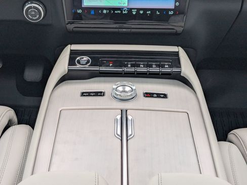 New 2025 Lincoln Navigator L Reserve image 21