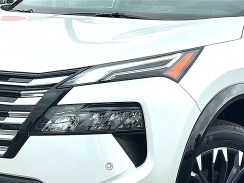New 2026 Nissan Rogue Platinum AWD/4WD image 4