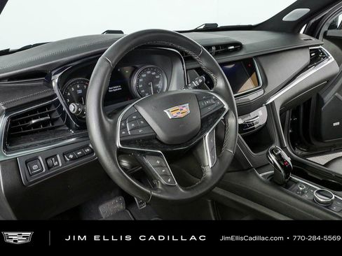 Certified 2023 Cadillac XT5 Premium Luxury w/ Technology Package FWD image 4