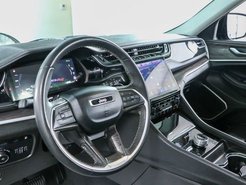 Used 2024 Jeep Grand Cherokee Limited 4xe AWD/4WD image 24