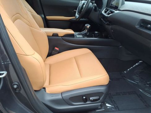 Used 2024 Lexus UX 250h AWD w/ Premium Package image 9