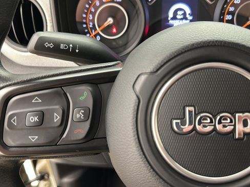 Used 2025 Jeep Wrangler Unlimited Sport AWD/4WD image 20