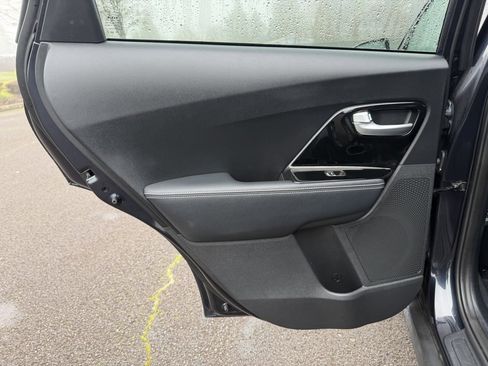 Used 2022 Kia Niro EX w/ Cold Weather Package image 32