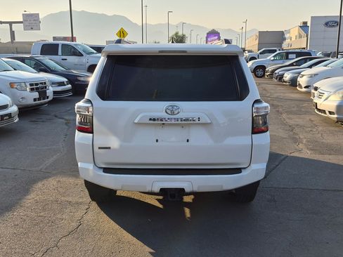 Used 2022 Toyota 4Runner SR5 AWD/4WD image 7