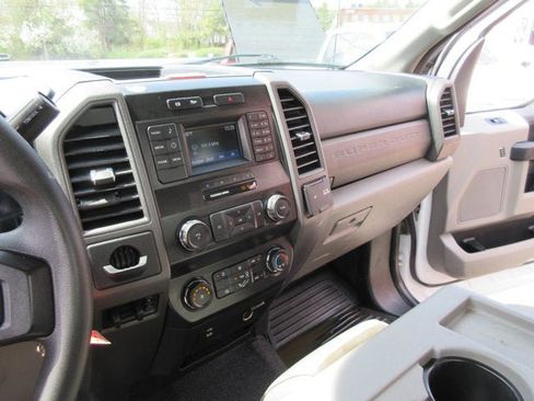 Used 2019 Ford F550 2WD Regular Cab Super Duty w/ XL Value Package image 15