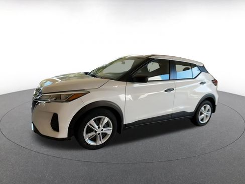 Used 2024 Nissan Kicks S image 8