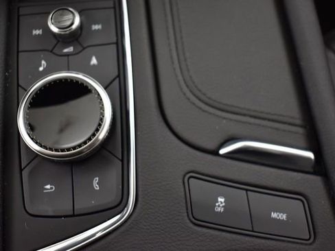 Used 2025 Cadillac XT5 Premium Luxury FWD image 18