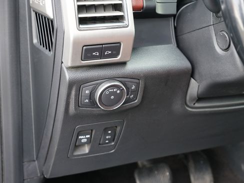 Used 2018 Ford F150 Platinum w/ Equipment Group 701A Luxury image 18