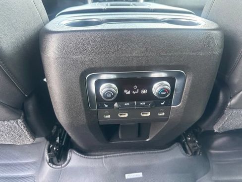 Used 2021 GMC Yukon XL SLT w/ SLT Premium Package AWD/4WD image 23