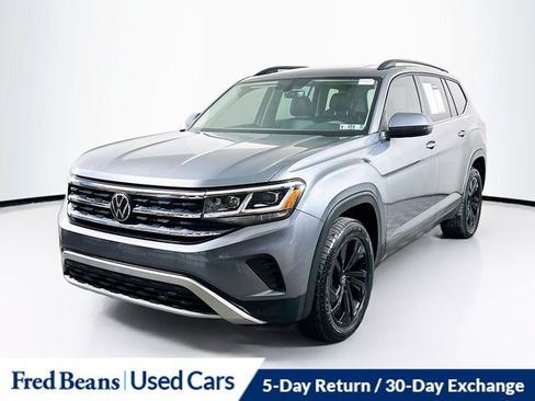 Used 2023 Volkswagen Atlas SE w/ Panoramic Sunroof Package image 3